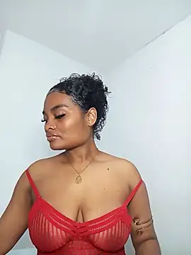 Snapshot of gianna_smith chatting on 5, 5, 2026 gianna smith online show from 5, 5, 2026
