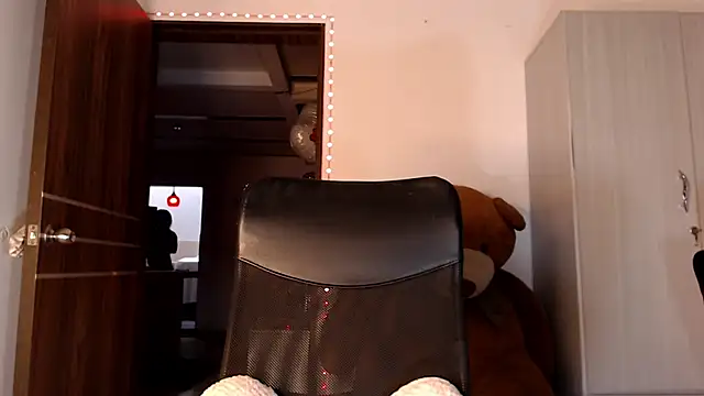Snapshot of mistressbigcock777 chatting on 3, 5, 2026 mistressbigcock777 online show from 3, 5, 2026