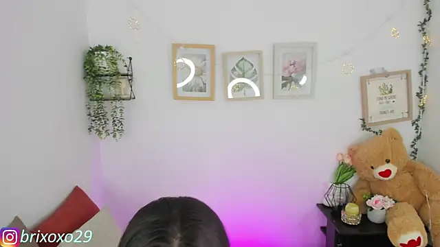 megan 29 online show from 16, 6, 2026