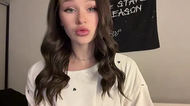 ur molly online show from 18, 11, 2025