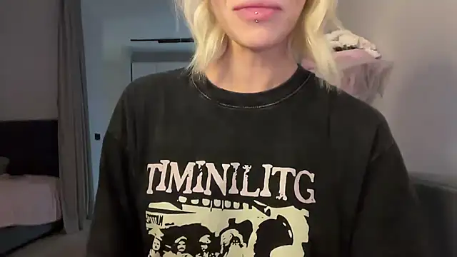 ur molly online show from 15, 7, 2026