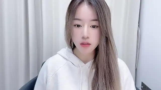 chloe-01 online show from 18, 12, 2024