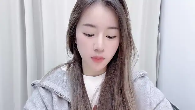 chloe-01 online show from 17, 12, 2024