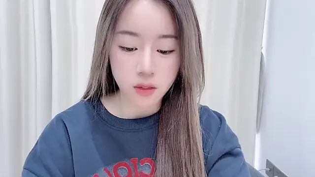 chloe-01 online show from 24, 12, 2024