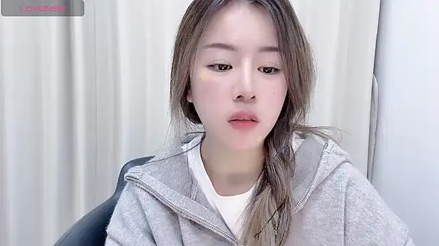 chloe-01 online show from 2, 12, 2024