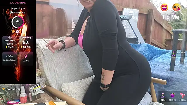 tattoomilf86 online show from 10, 3, 2025