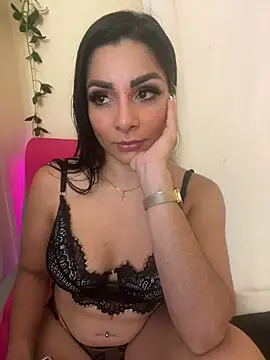 Snapshot of MOMALANA chatting on 2, 2, 2025 MOMALANA online show from 2, 2, 2025