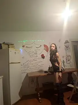 Snapshot of VanessaBraun chatting on 4, 12, 2025 VanessaBraun online show from 4, 12, 2025