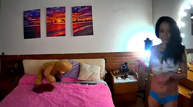 Snapshot of VanessaBraun chatting on 13, 2, 2025 VanessaBraun online show from 13, 2, 2025