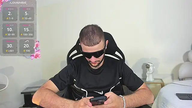 MaximusDick1  online show from 1, 7, 2026
