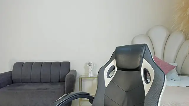 MaximusDick1  online show from 20, 6, 2026