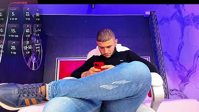 MaximusDick1  online show from 6, 12, 2024