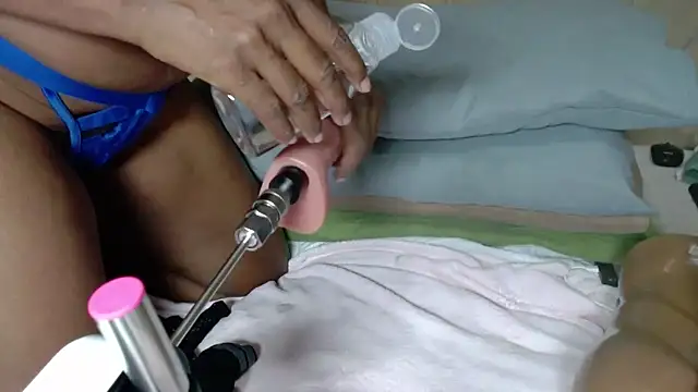 QUEENSHEBAxx01 online show from 6, 3, 2026