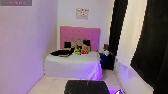 issa kitty online show from 23, 10, 2025