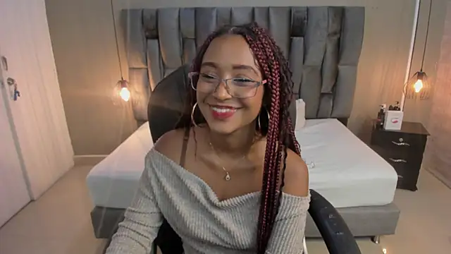 Snapshot of Lorena_Vieira_ chatting on 12, 3, 2025 Lorena Vieira online show from 12, 3, 2025