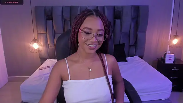 Snapshot of Lorena_Vieira_ chatting on 27, 2, 2025 Lorena Vieira online show from 27, 2, 2025