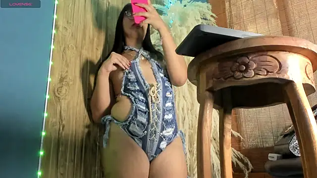 adhara hotter online show from 25, 9, 2025