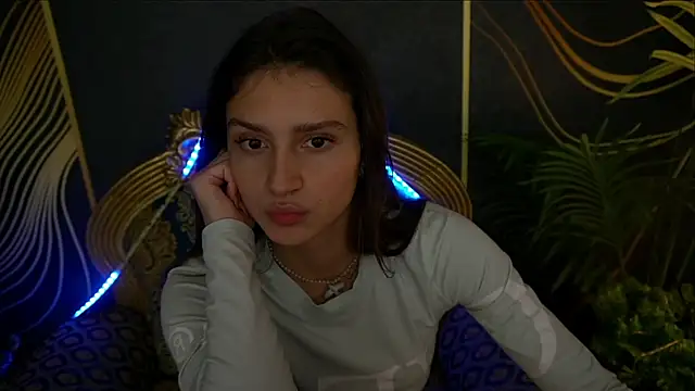 Snapshot of ValeryRoyale chatting on 4, 2, 2025 ValeryRoyale online show from 4, 2, 2025