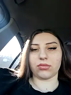 KarinaCelinne online show from 5, 1, 2025