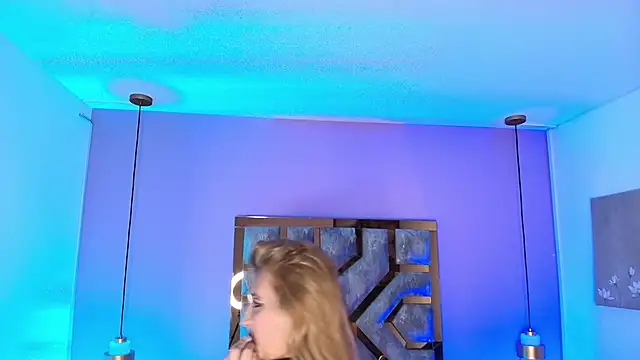 BRITHANY SPARK online show from 10, 11, 2025