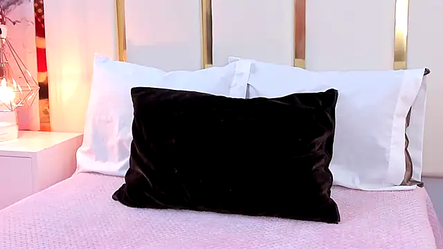 SalommeFlores online show from 30, 11, 2025