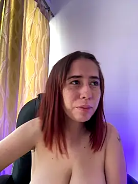 Snapshot of HannaSmiith chatting on 10, 9, 2025 HannaSmiith online show from 10, 9, 2025
