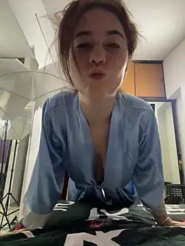 Snapshot of HannaSmiith chatting on 7, 3, 2025 HannaSmiith online show from 7, 3, 2025