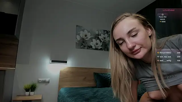 chloewallace online show from 1, 3, 2025