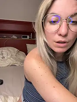 carlaaa online show from 15, 4, 2026