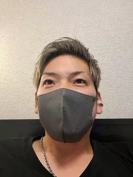 Snapshot of da--------i chatting on 7, 11, 2025 da--------i online show from 7, 11, 2025