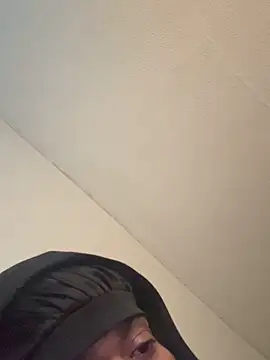 Snapshot of tokenkingtn chatting on 21, 10, 2025 tokenkingtn online show from 21, 10, 2025