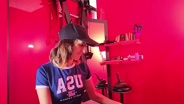 Ambar Roux  online show from 4, 4, 2026