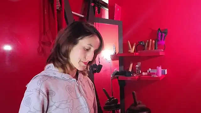 Ambar Roux  online show from 31, 3, 2026