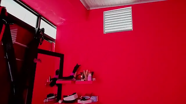 Ambar Roux  online show from 21, 4, 2026