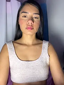 Snapshot of _Luana chatting on 5, 3, 2025  Luana online show from 5, 3, 2025