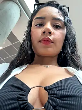 Snapshot of _Luana chatting on 28, 10, 2025  Luana online show from 28, 10, 2025