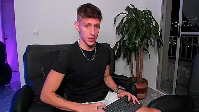 Snapshot of Jasperjoness chatting on 4, 3, 2025 Jasperjoness online show from 4, 3, 2025