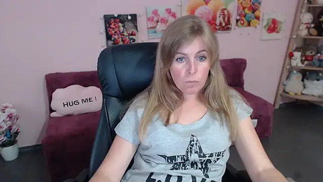 Hot Milady online show from 2, 7, 2026