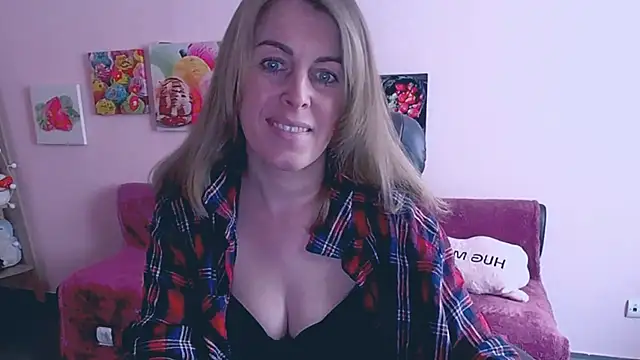 Hot Milady online show from 3, 3, 2025