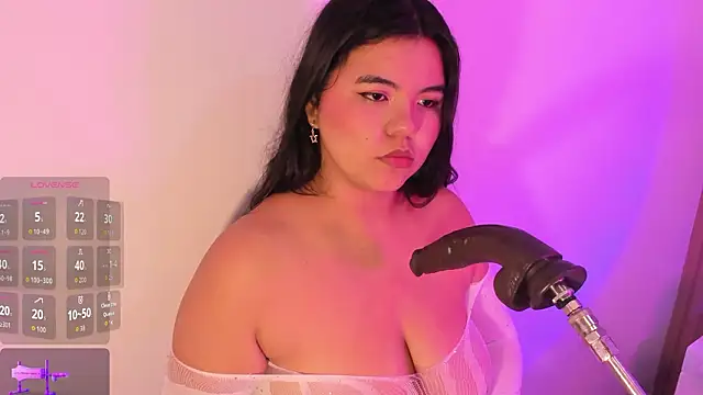 klhoe boobs online show from 11, 3, 2026
