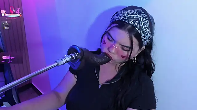 klhoe boobs online show from 8, 4, 2026