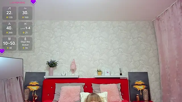 KattyPeachX online show from 18, 12, 2025