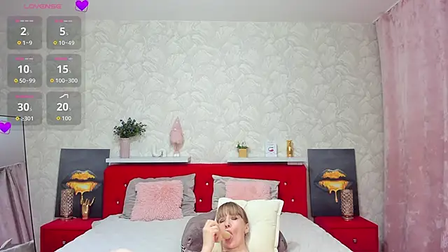 KattyPeachX online show from 19, 9, 2025