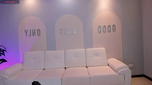 ValeriaRoldanX online show from 19, 4, 2026