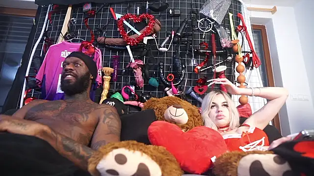 MacTroy online show from 11, 2, 2026