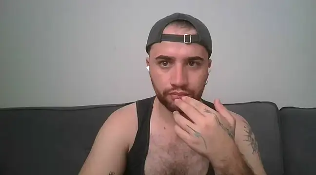 Snapshot of TomAlex chatting on 5, 3, 2025 TomAlex online show from 5, 3, 2025