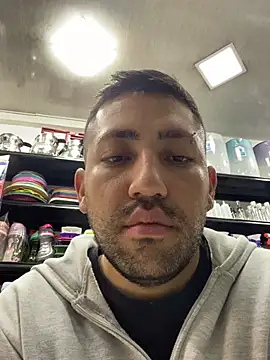 JuanZapata33 online show from 10, 2, 2026