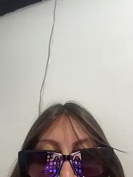 Snapshot of Victoria_starr chatting on 8, 11, 2025 Victoria starr online show from 8, 11, 2025