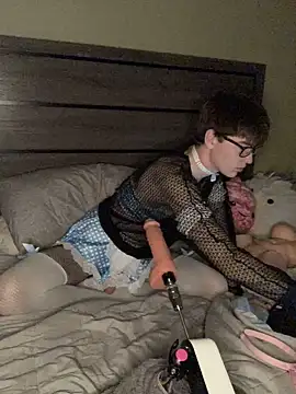 YourFavTwinkie online show from 1, 2, 2025