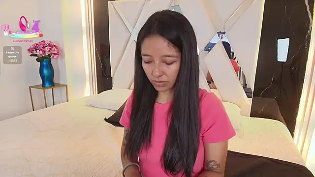 Snapshot of Valery_wang chatting on 1, 3, 2025 Valery wang online show from 1, 3, 2025
